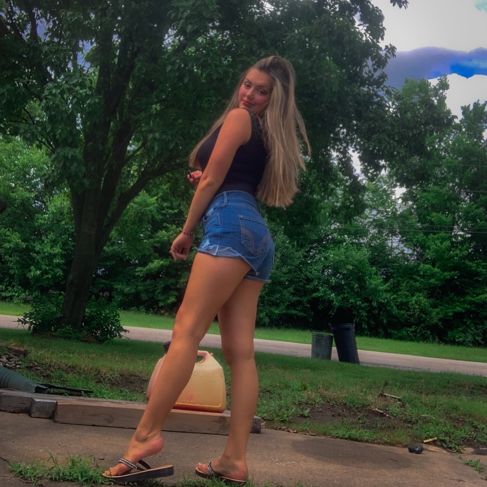 Meet your Posher, Olivia